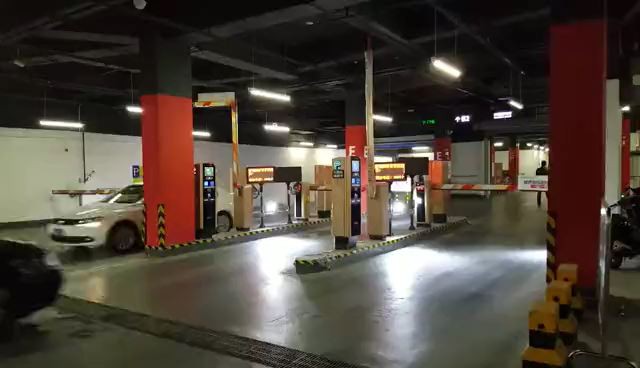 Sistema di informazione di guida al parcheggio di controllo di accesso ANPR